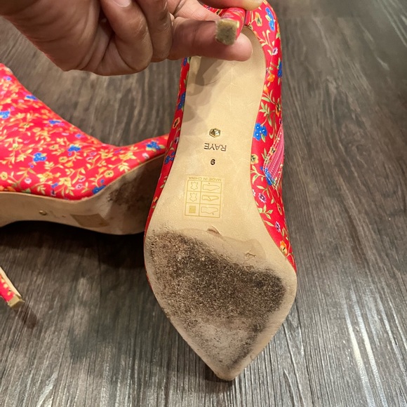 RAYE BOOTIE•MAGENTA WITH MULTI-COLORED FLOWERS•SIZE: 9 - Picture 5 of 15